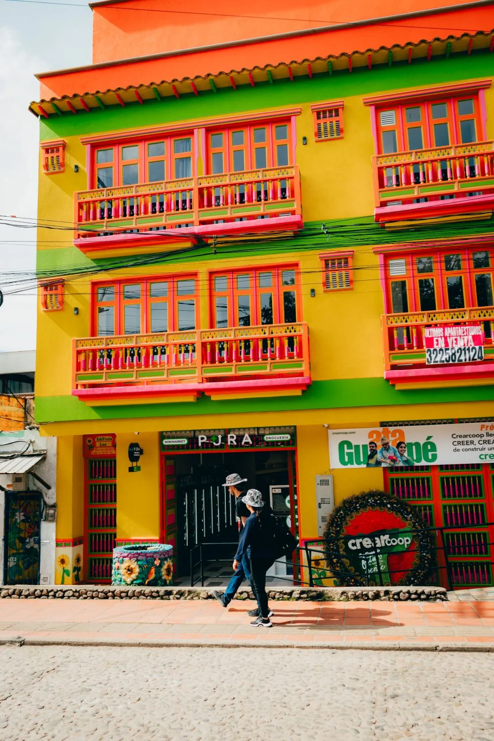 Los zócalos del pueblo