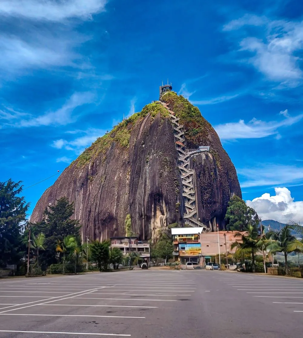Guatapé y la Piedra del Peñol